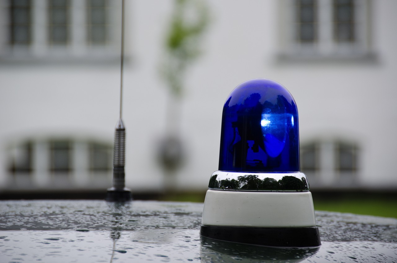 blue-emergency-vehicle-lighting-JNHLTBC